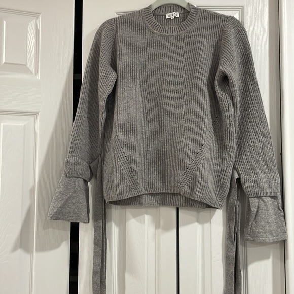 Sweater - Picture 3 of 5